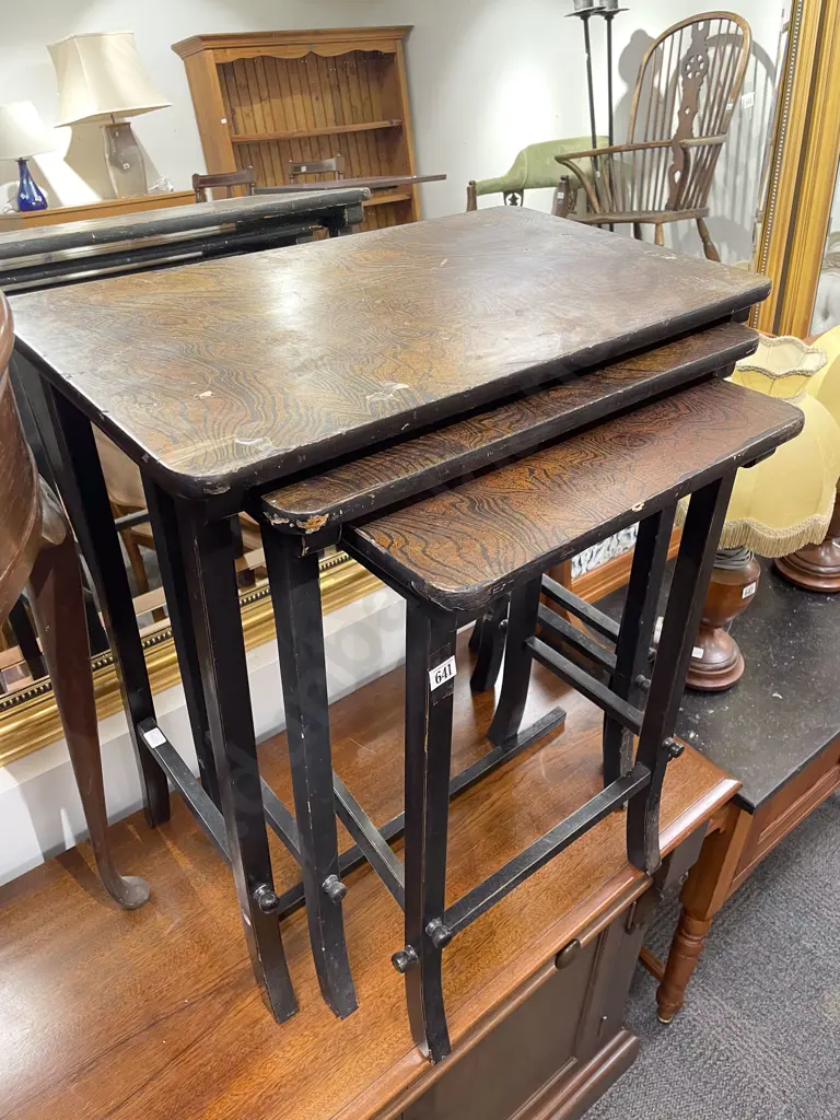 Lacquered Nest of Three Tables Image 1++