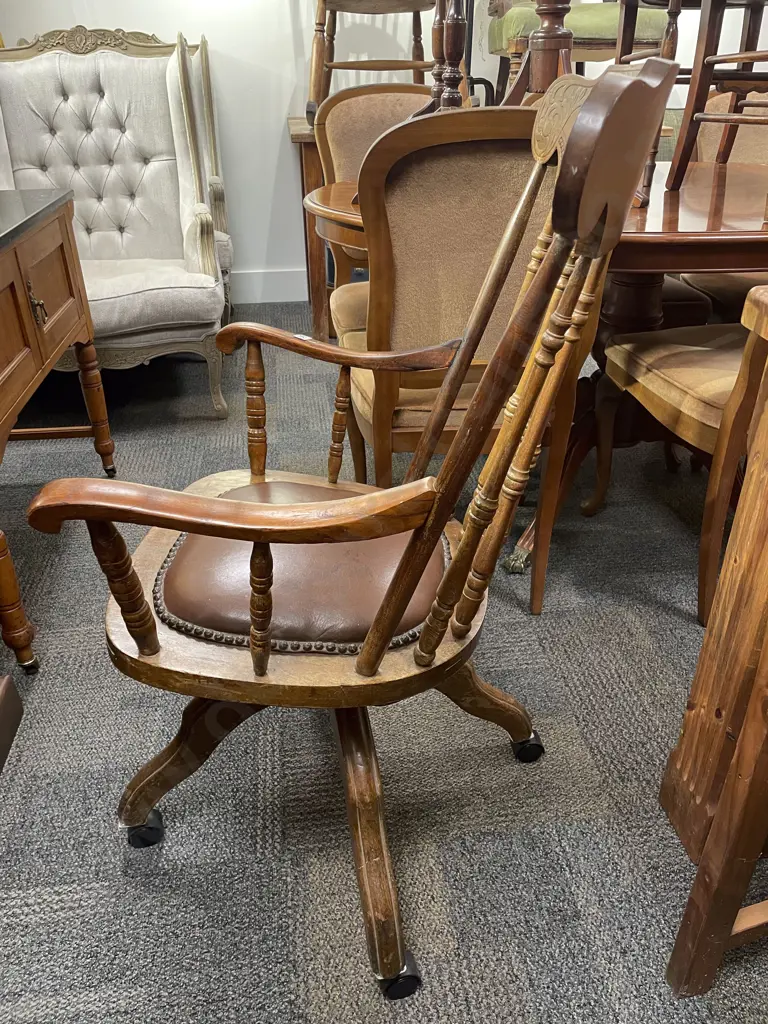 American Stick Back Swivel Chair Image 1++
