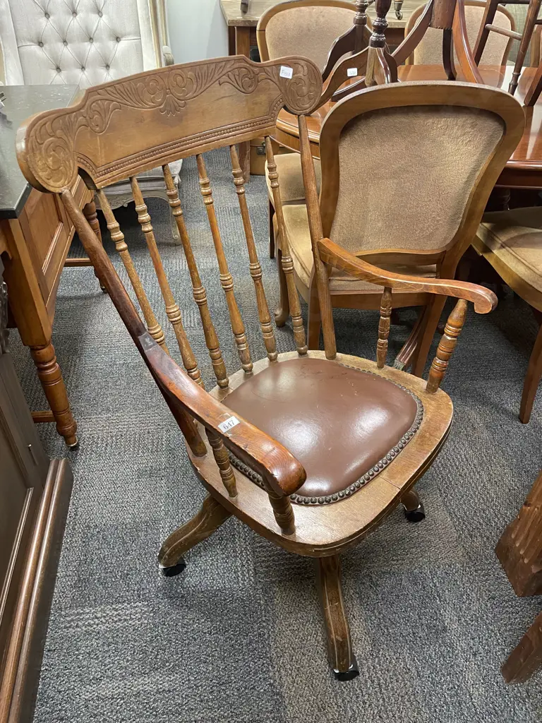 American Stick Back Swivel Chair Image 1++