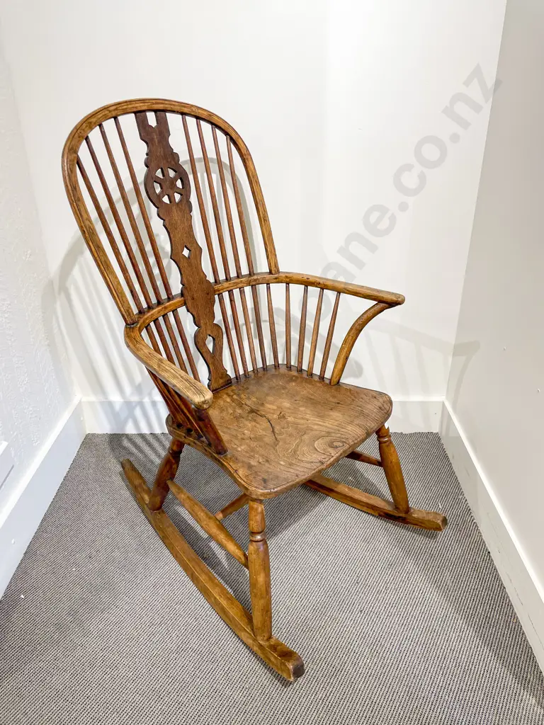 Geo III Elm Wheelback Windsor Rocking Chair Image 1++