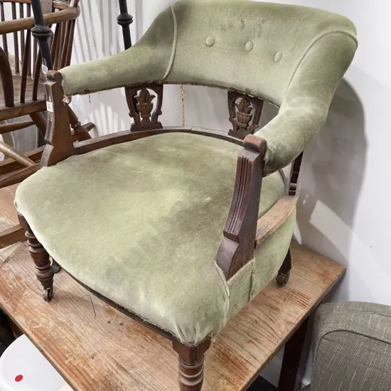 Button Back Tub Chair (Faults)