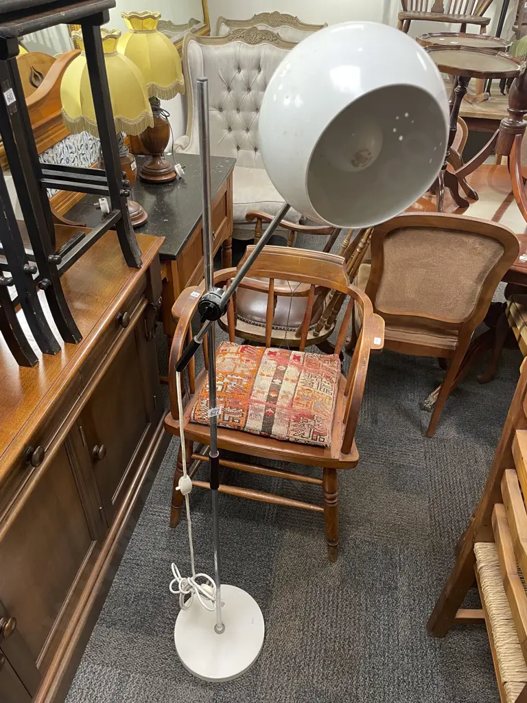 Mid Century Eyeball Standard Lamp Image 1++