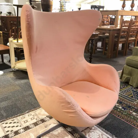 Mid Century Design Egg Chair