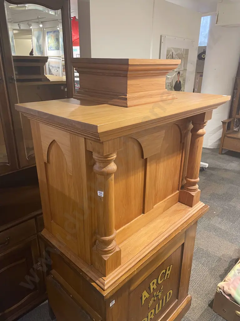 Kauri Ecclesiastical Altar Stand Image 1++