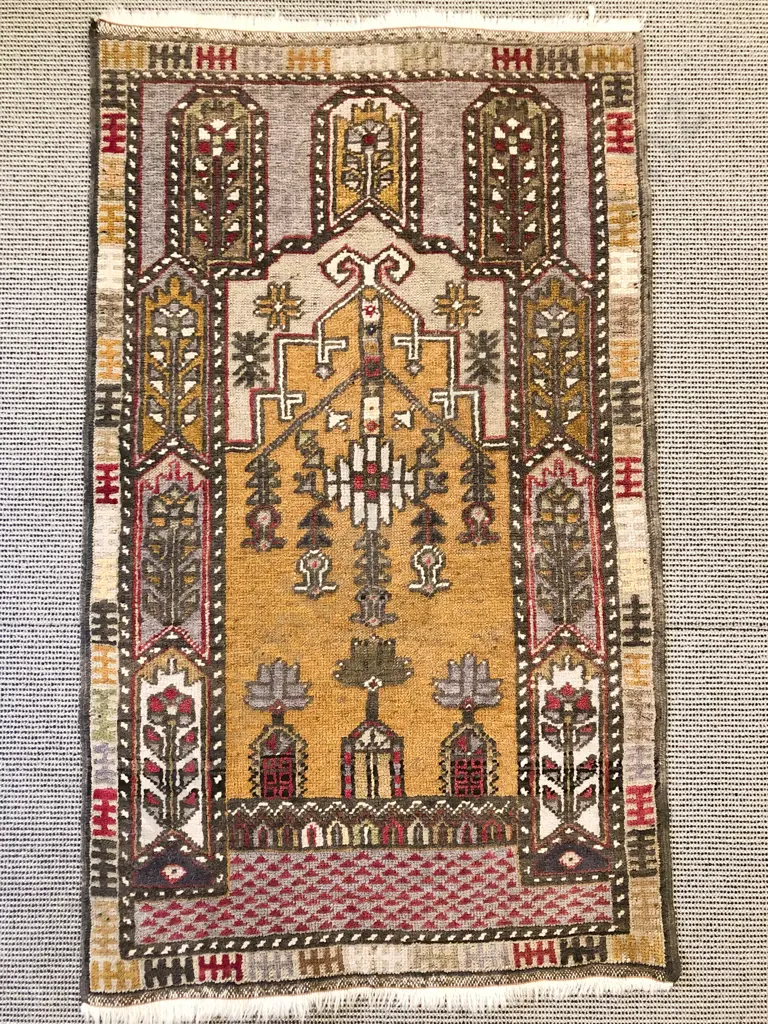 Persian Prayer Rug Image 1++