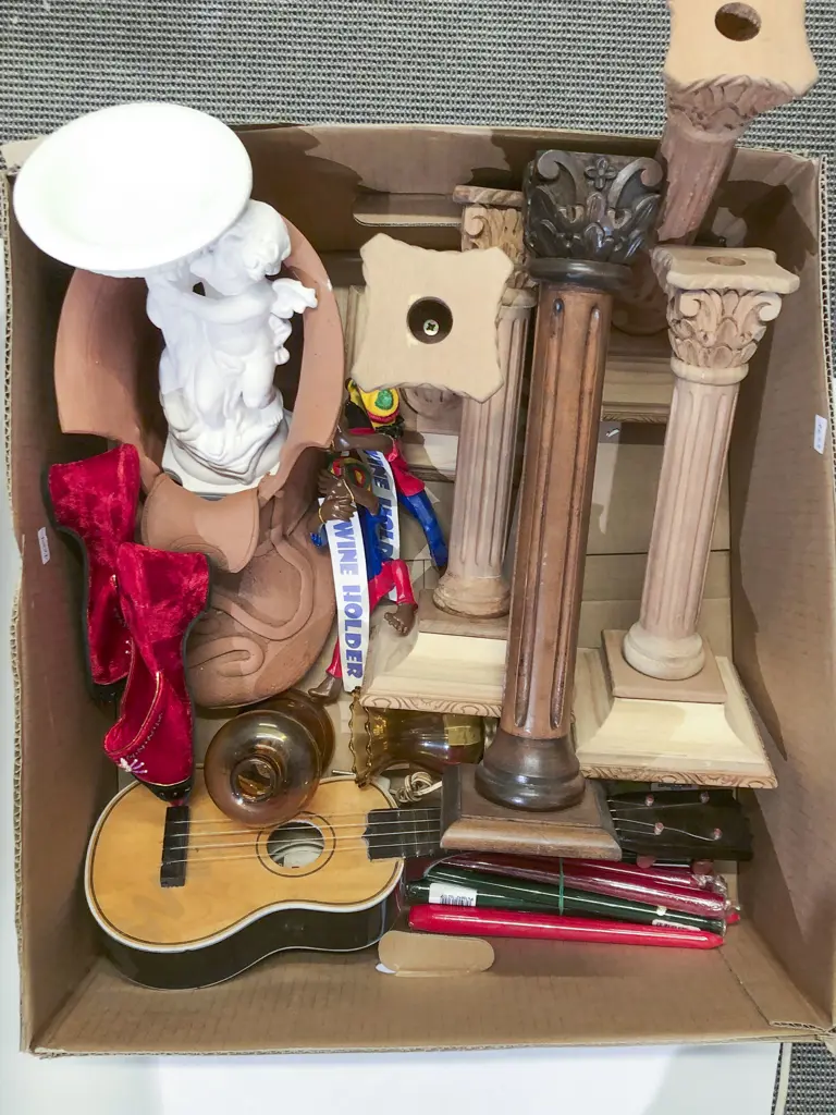 Box Quantity of Assorted Decorative Homewares Image 1++