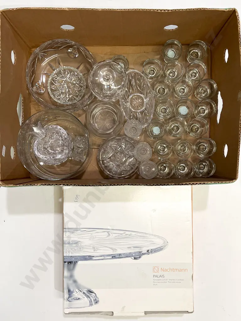 Box Quantity of Assorted Crystal & Glassware Image 1++