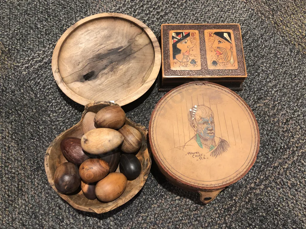 Quantity of Assorted Decorative Woodware etc - PLEASE NOTE: PHOTO CHANGE Image 1++