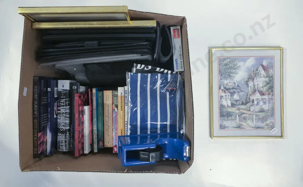 Three Boxes of Decorative Homewares etc Image 1++