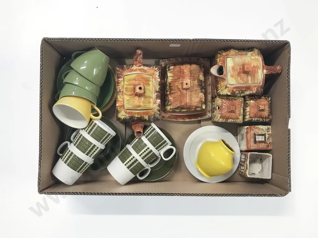 Box Quantity of Assorted China Image 1++