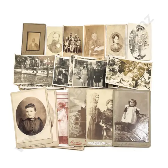 Box Of Late Vict Studio Portrait Cards Cartes De Visite & Later Photos & Snapshots