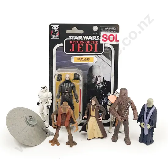 Quantity of Assorted Star Wars Figures & Assorted