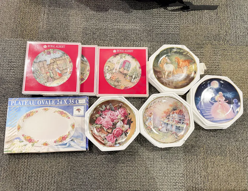 Quantity of Assorted Boxed Comm. Plates etc including Royal Albert Image 1++
