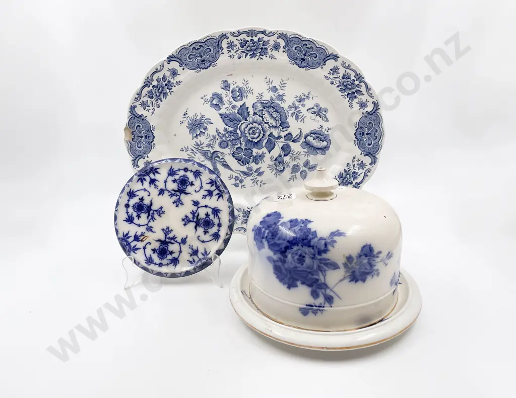 Quantity of Assorted Blue & White China incl Cheese Dome (Faults) Image 1++