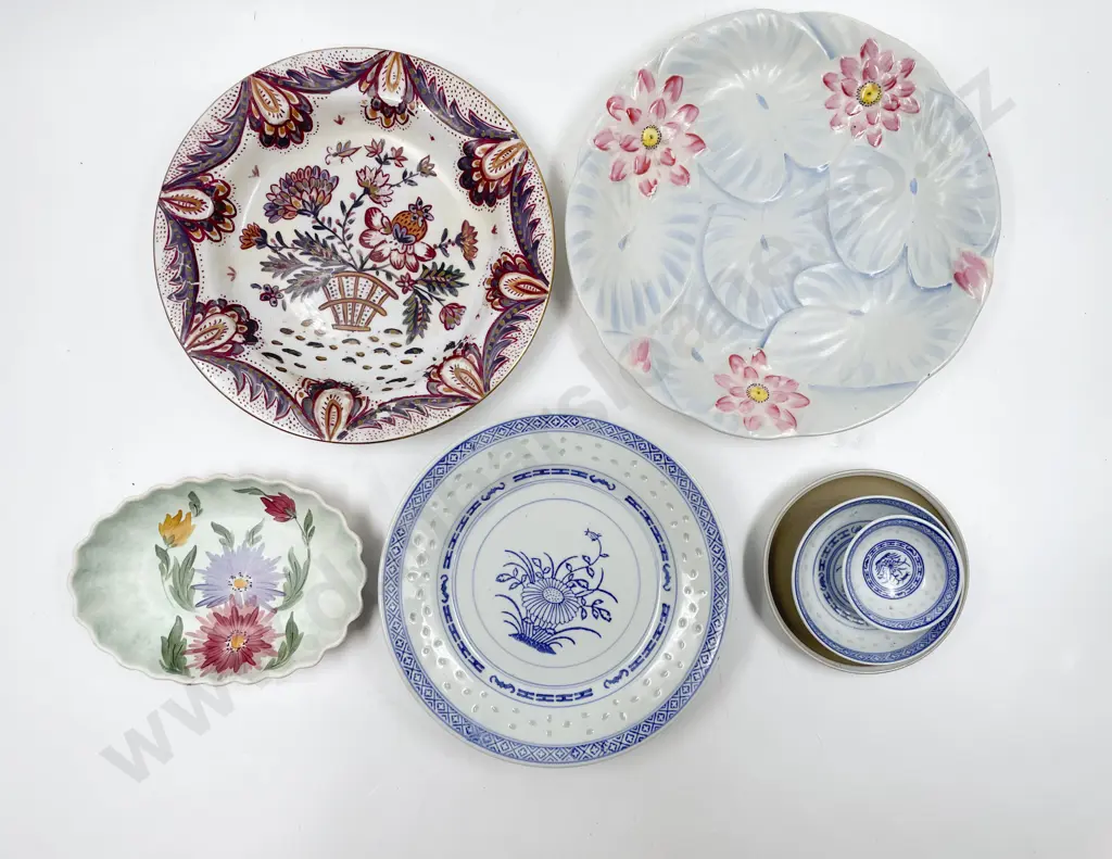 Box of Assorted China & Glassware etc Image 1++