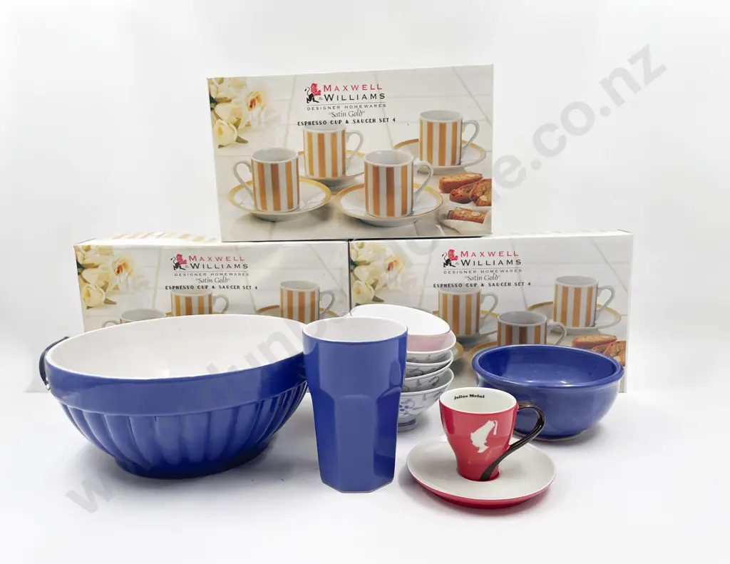 Quantity of Assorted Modern China Image 1++