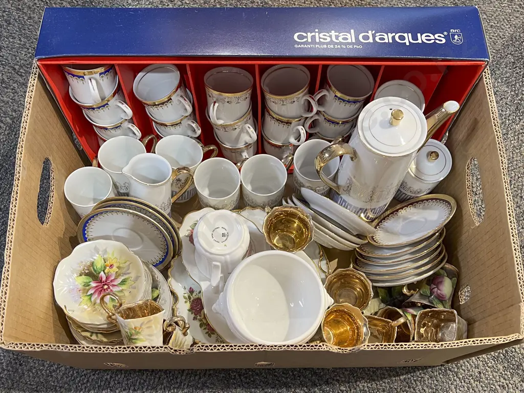 Quantity of Assorted Fancy China Image 1++