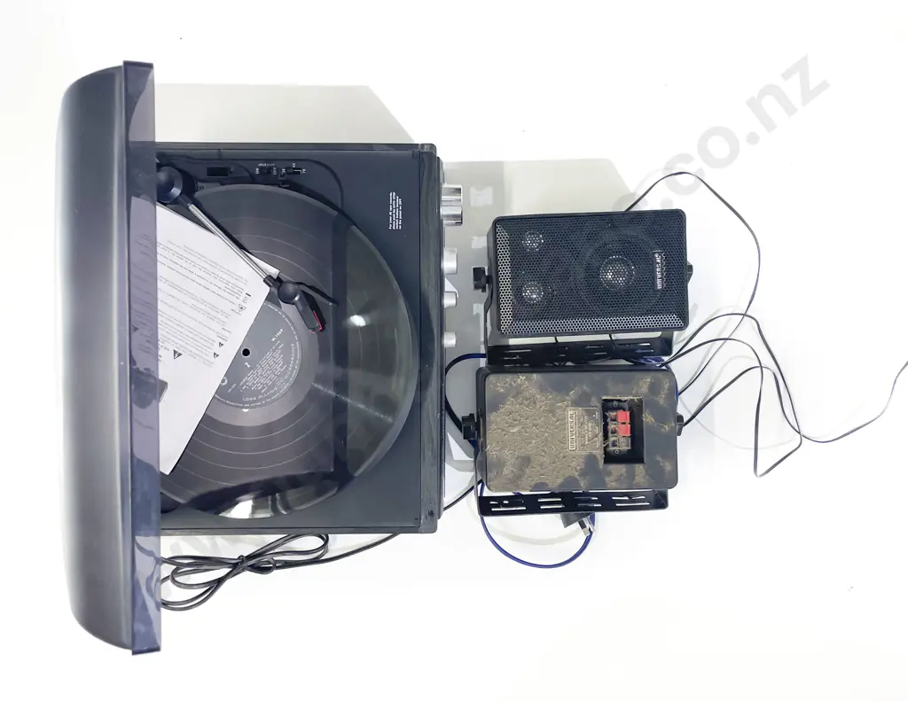 Digitech Hifi Music Centre together with Assorted Speakers Image 1++