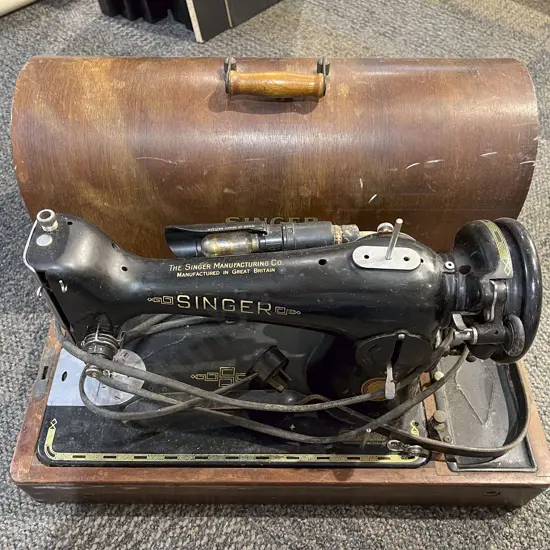 Singer Sewing Machine in Case
