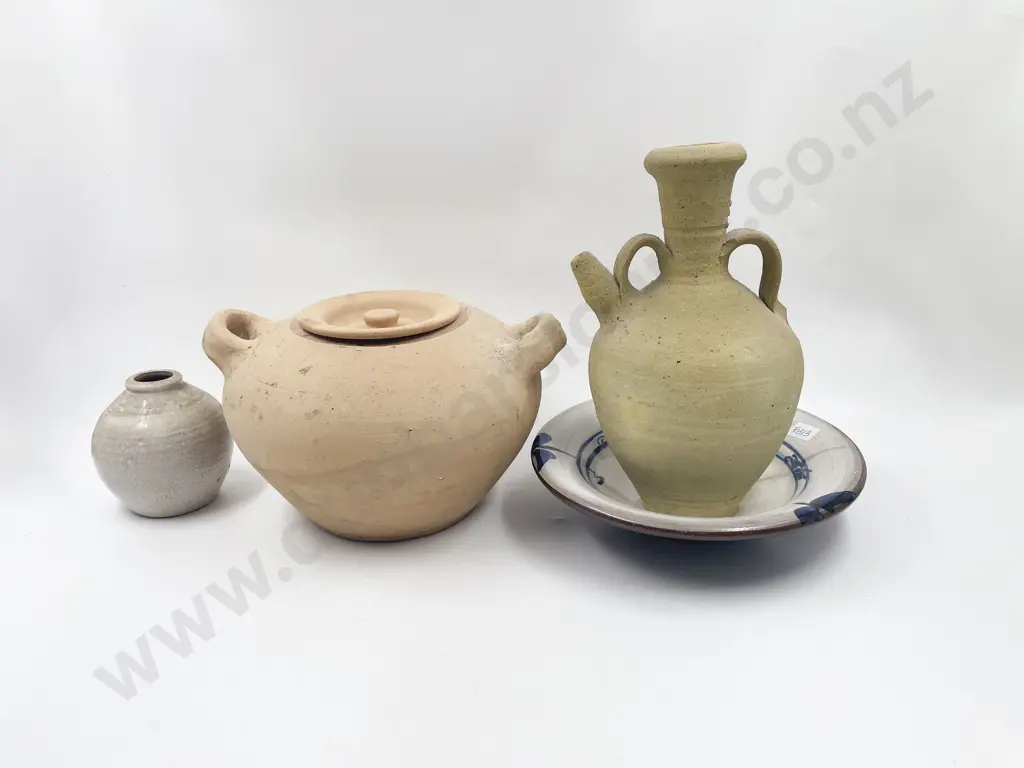 Four Pieces of Assorted Pottery Image 1++