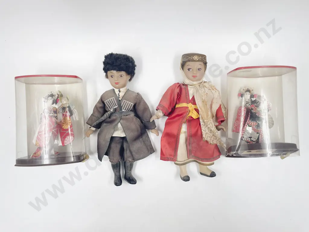 Quantity of Assorted Dolls Trinket Boxes etc Image 1++