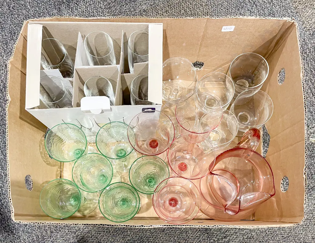 Box Quantity of Assorted Glassware Image 1++