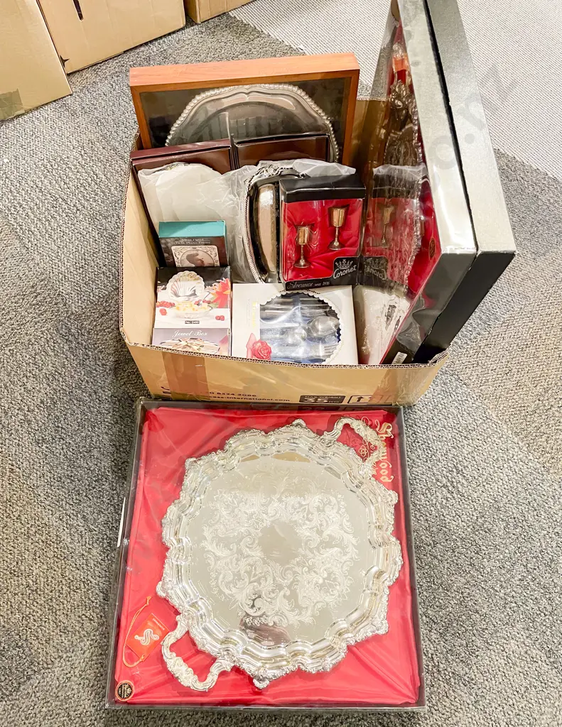 Quantity of Assorted Boxed Silver Plate etc Image 1++