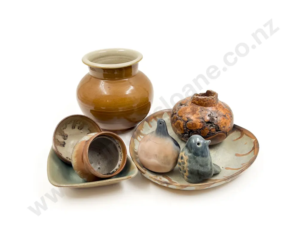 Small Quantity of Assorted Stoneware Pottery etc Image 1++