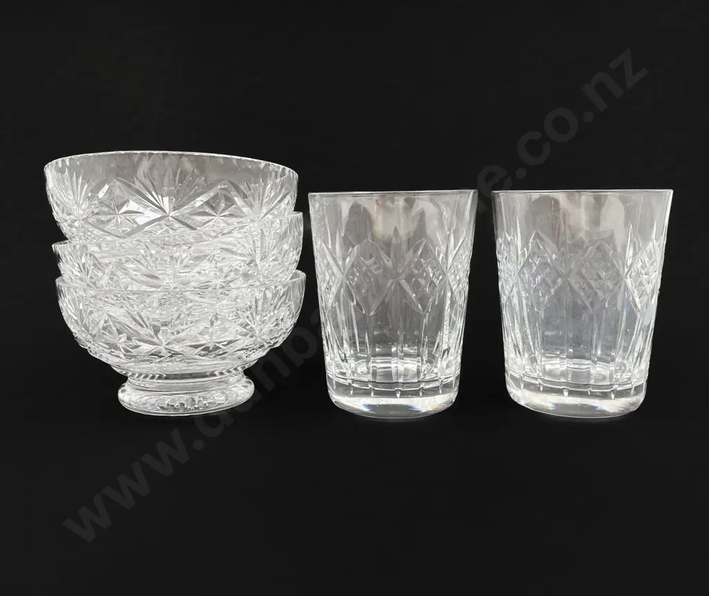 Quantity of Assorted Crystal Image 1++