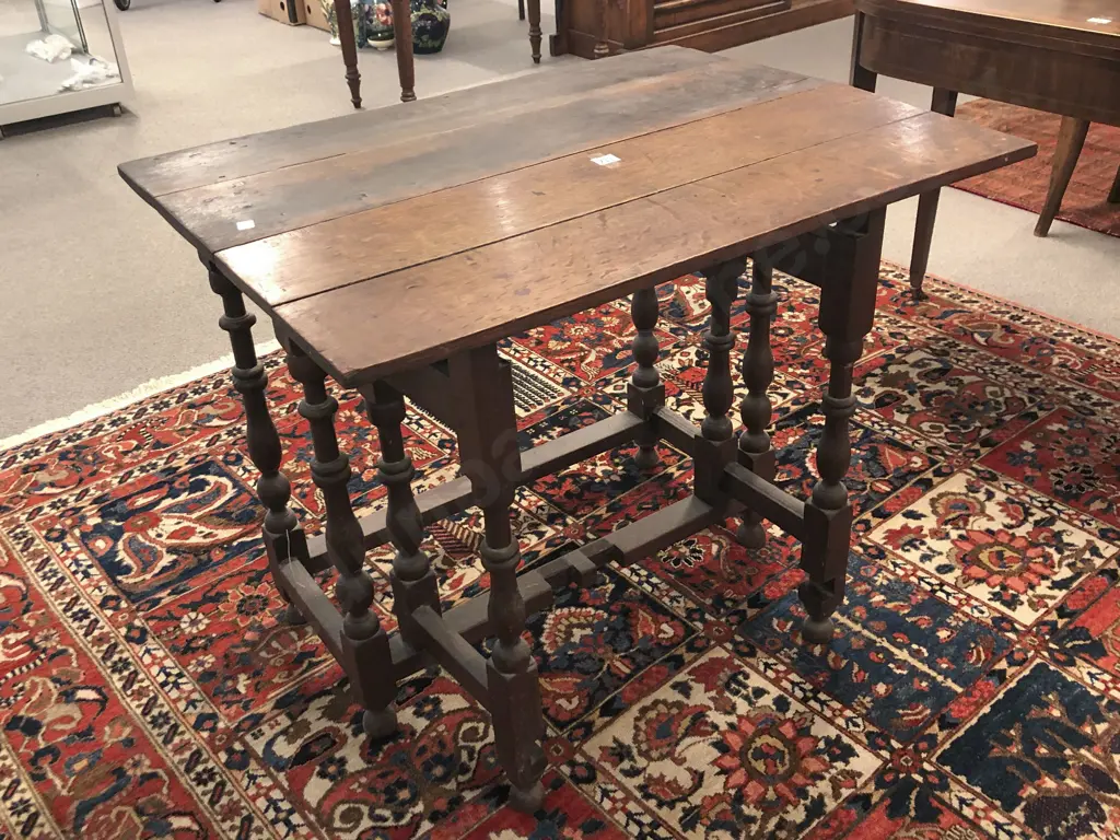 C18th Oak Gateleg Dining Table Image 1++