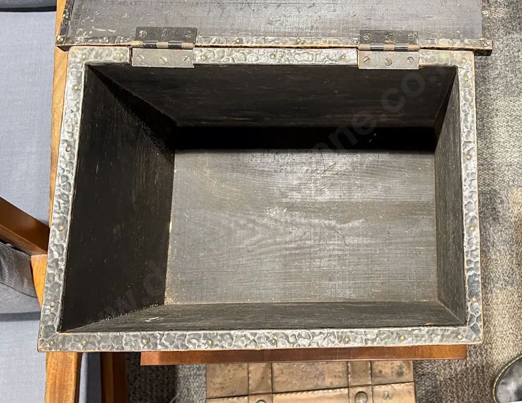 Pelted Copper Coal Box Image 1++