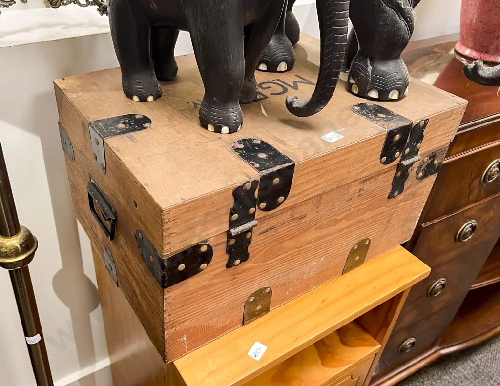 Small Bound Chest Image 1++