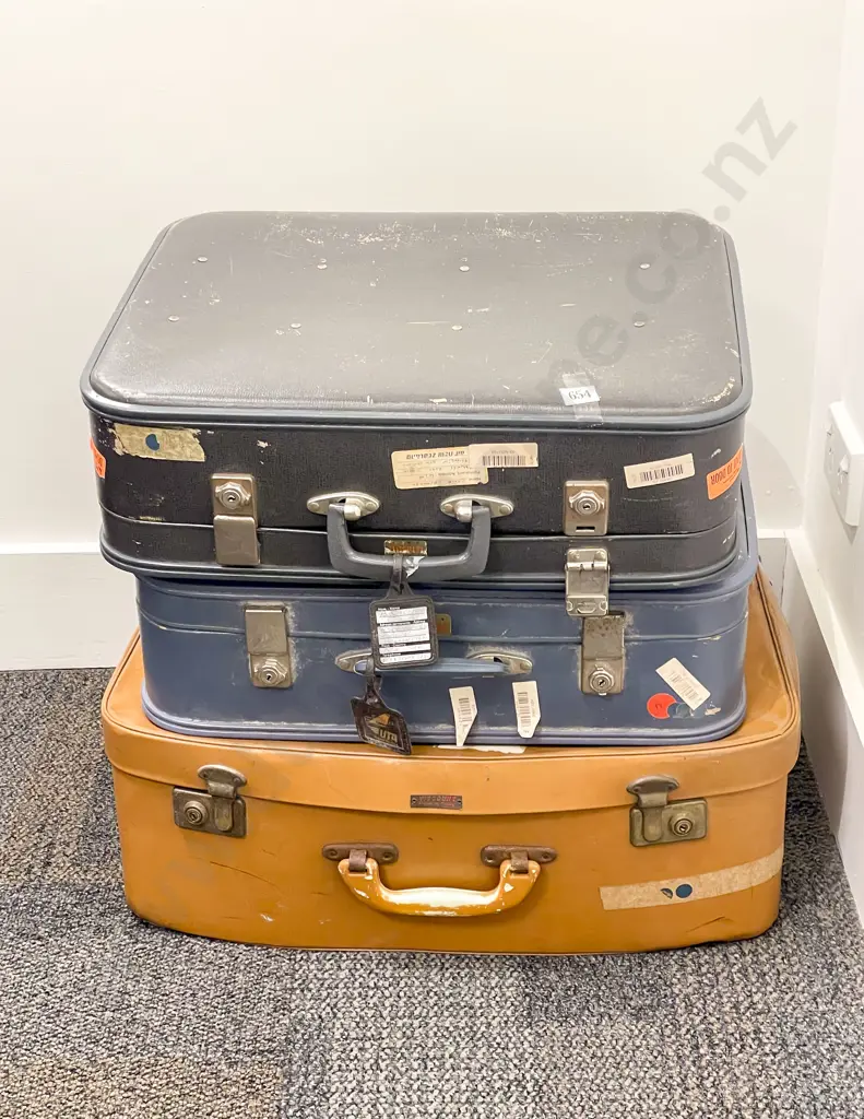 Six Assorted Vintage Suitcases Image 1++