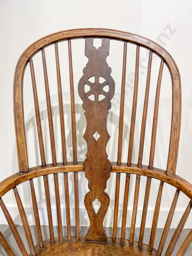 Geo III Elm Wheelback Windsor Rocking Chair Image 1++