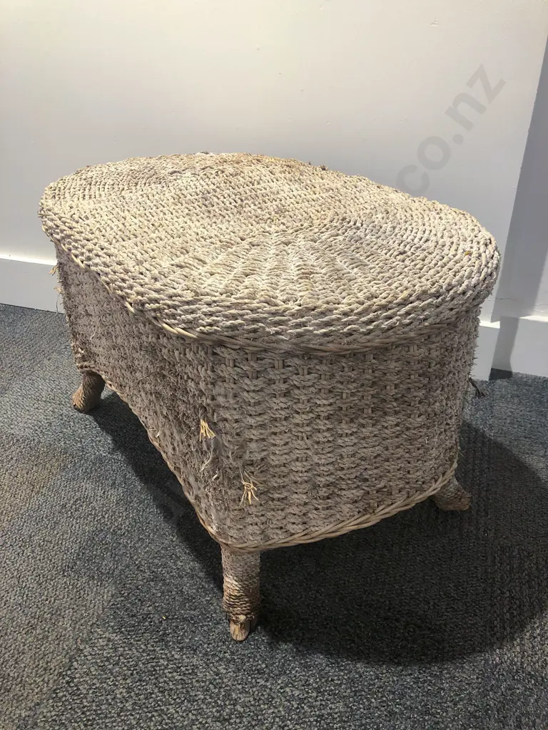 Seagrass Table Image 1++
