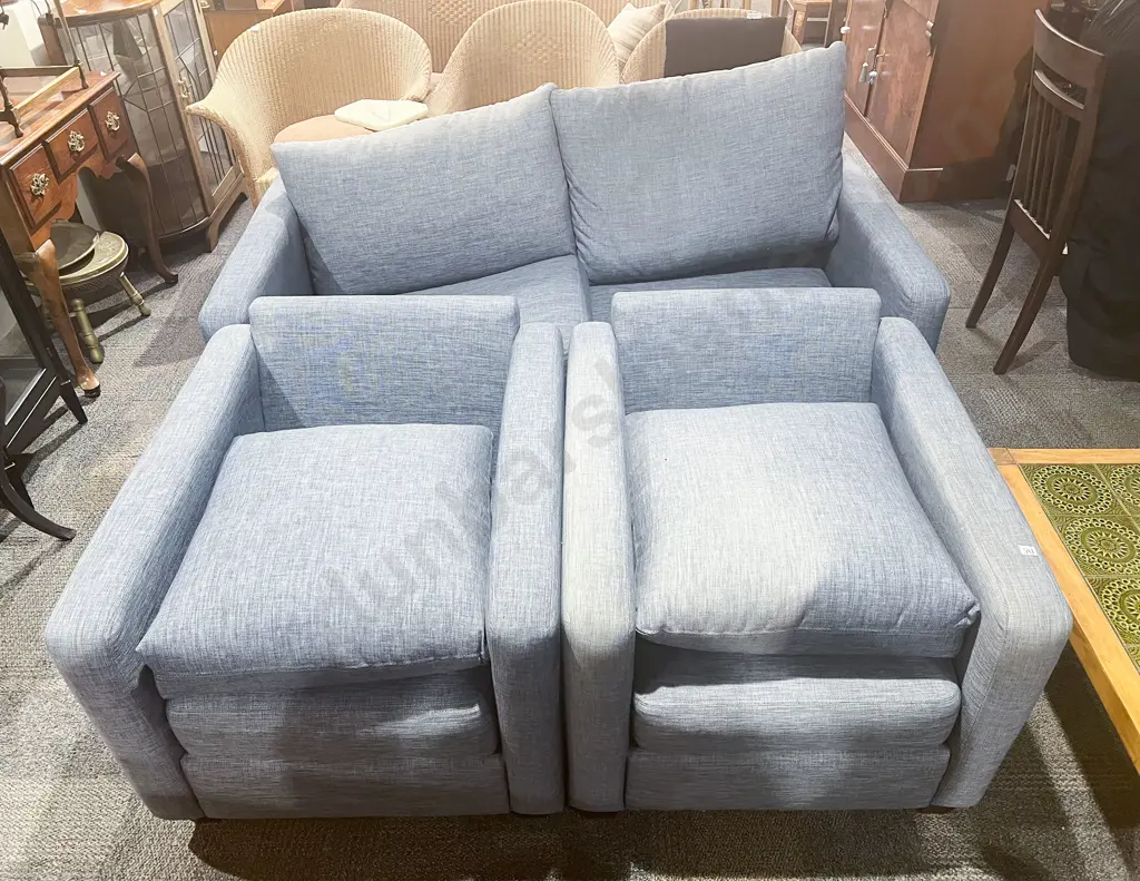 Modern Three Pce Lounge Suite Image 1++