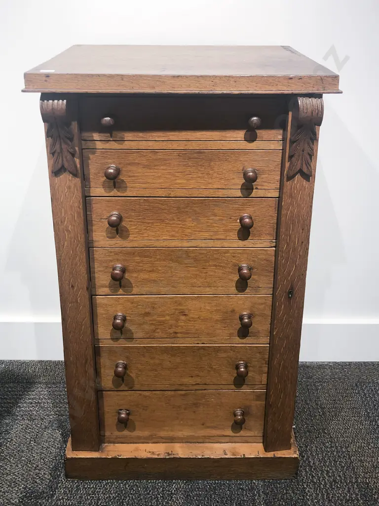 Oak Wellington Chest Image 1++