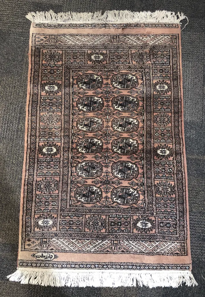 Persian Floor Rug with Two Rows of Centralized Gols Image 1++