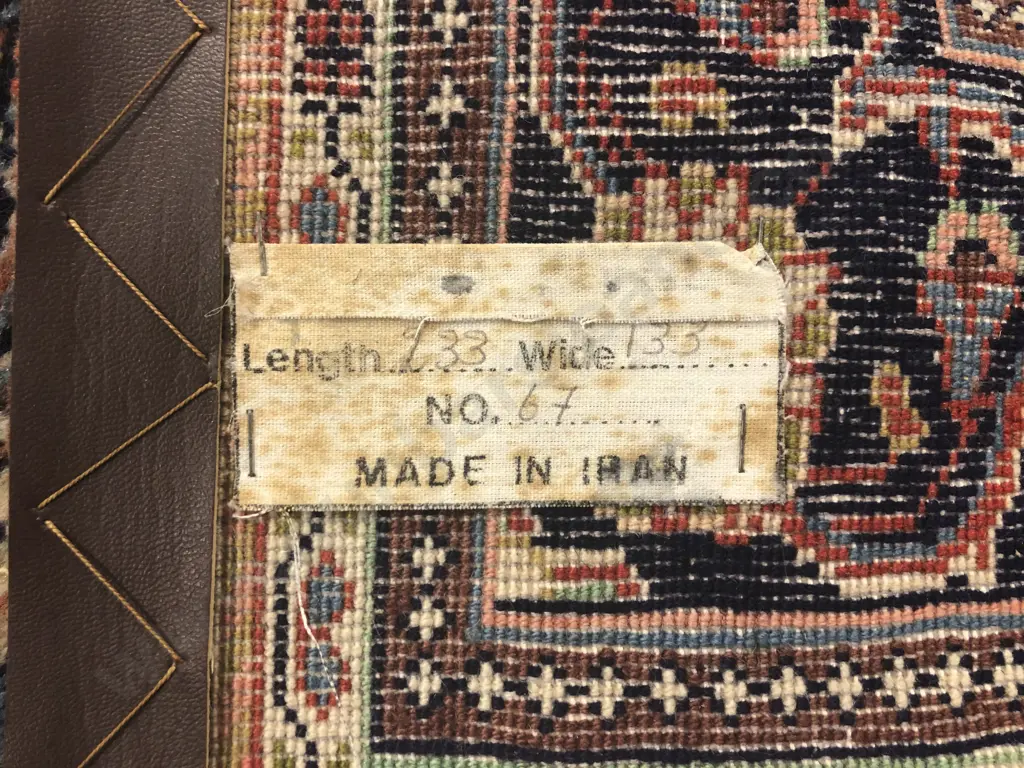 Persian Floor Rug with Centralized Medallion & Floral Motif Image 1++
