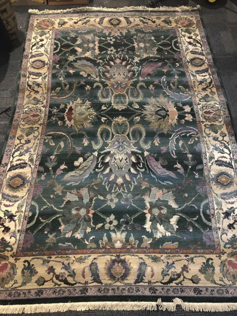 Large Woollen Floor Rug with All Over Floral Motif Image 1++
