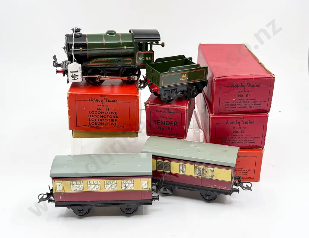 Hornby O Gauge Boxed Clockwork No51 Locomotive and Tender with Coaches Image 1++