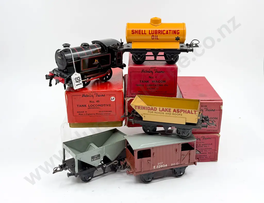 Hornby O Gauge Boxed Clockwork No40 Tank and four wagons Image 1++