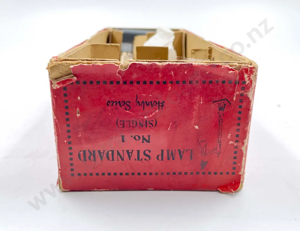 Hornby O Gauge Boxed Lamp Standard No1 (Single) with original glass shade damage Image 1++