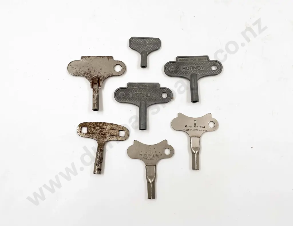 Hornby O Gauge Seven Locomotive Clockwork Keys Image 1++