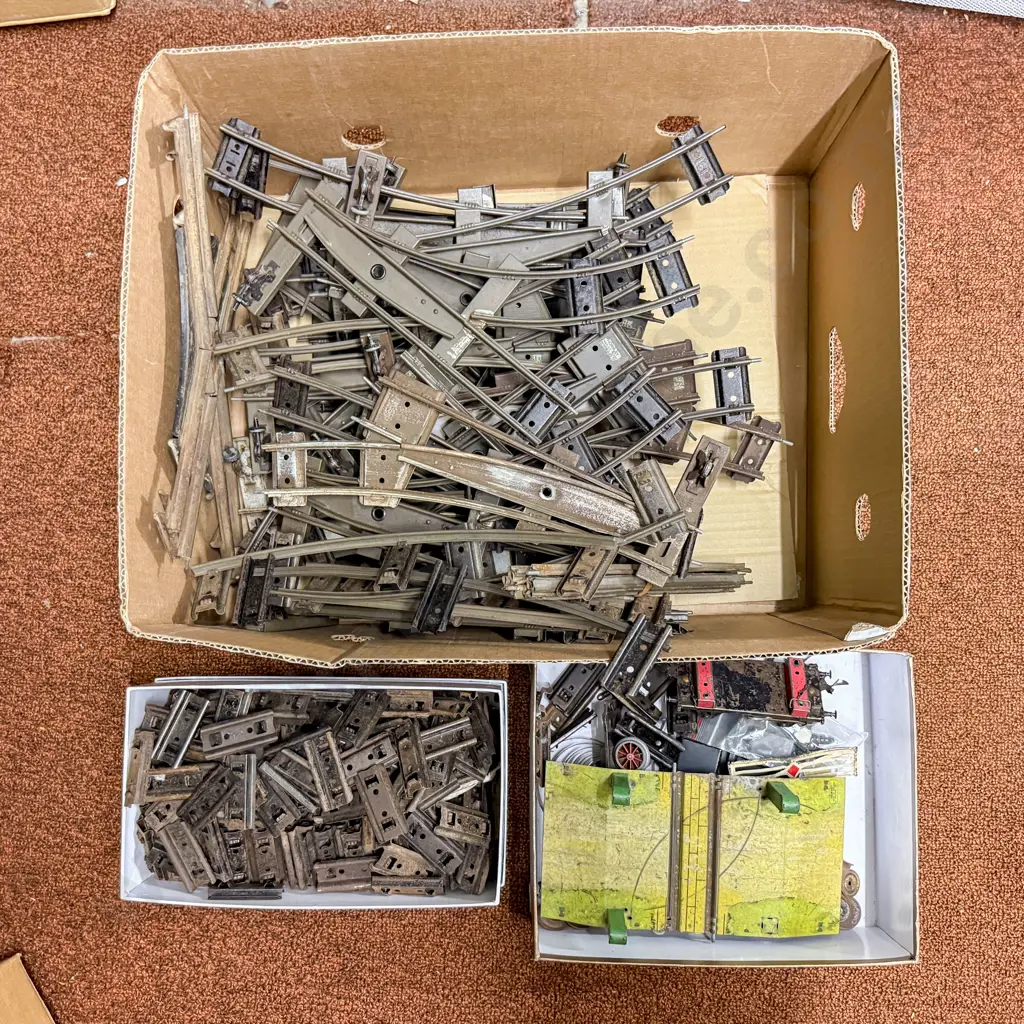 Hornby O Gauge Qty Assorted Turnouts and Points with parts and track plates Image 1++