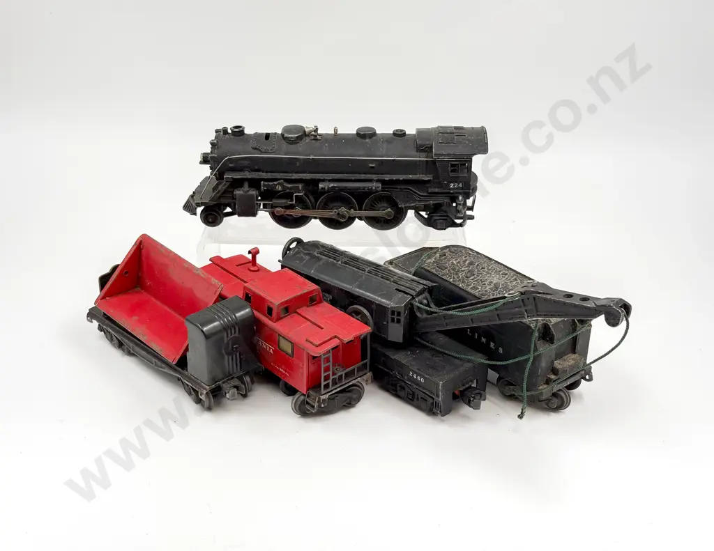 Lionel O Gauge 224 2-6-2 Locomotive and Tender with caboose crane truck and tipping wagon Image 1++