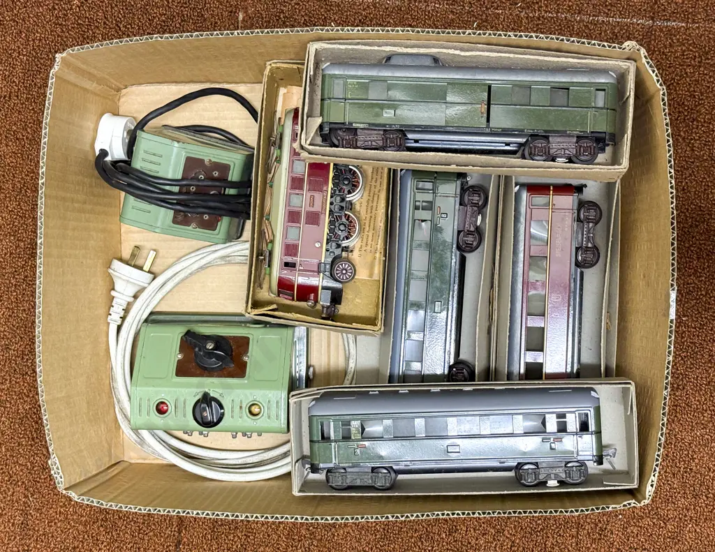 Fleischmann O Gauge Electric 14 Volt 2-4-2 Locomotive Image 1++