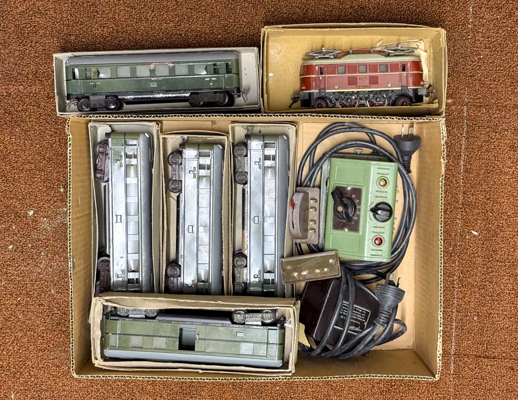 Fleischmann O Gauge Electric 14 Volt 2-4-2 Locomotive Image 1++