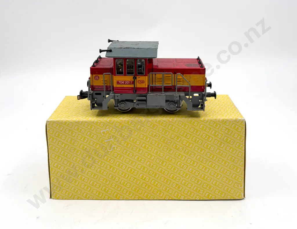 ETS 111S Boxed O Gauge Scale 1:45 DC Diesel Locomotive with sound 704 001-7 CSD Image 1++