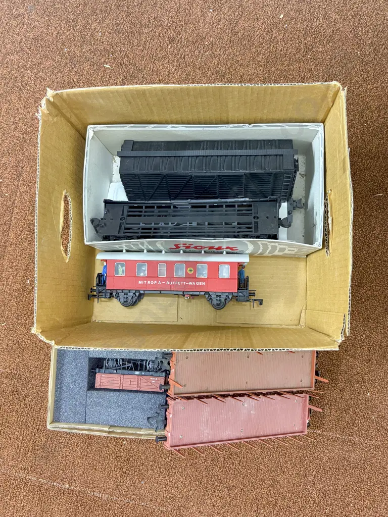 Atlas O Gauge Two Stock Car Kits (partly completed) Image 1++